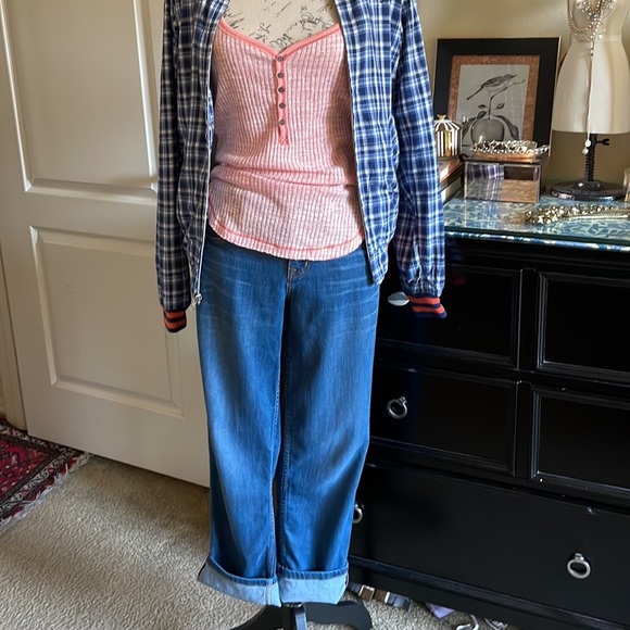 Level 99 Mid Rise Lily Roll-Up Crop Jean - Picture 11 of 11